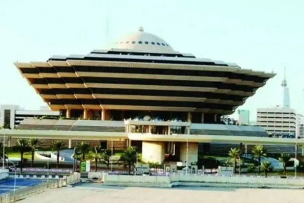 أكدت وزارة الداخلية السعودية أن الجهات الأمنية ستتصدى لكل من تسول له نفسه العبث بأمن البلاد واستقرارها (الشرق الأوسط)