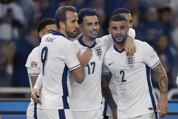 فرحة إنجليزية بأحد الأهداف الثلاثة (رويترز)