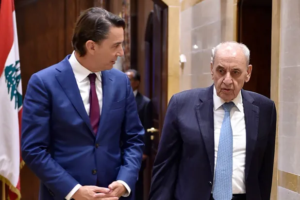 هوكستين وبري خلال لقاء سابق في بيروت (رئاسة البرلمان اللبناني)