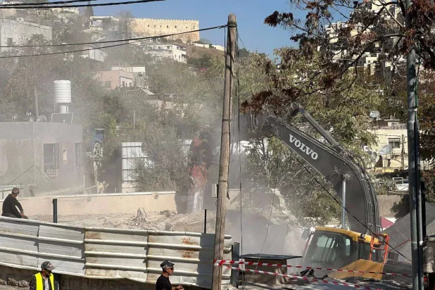 أعربت القنصلية الفرنسية في القدس في بيان عن «غضب» باريس من عمليات الهدم الإسرائيلية مشيرة إلى أنها دعمت المركز الثقافي المدمر (مقر جمعية البستان) «بأكثر من نصف مليون يورو» منذ عام 2019 (وفا)