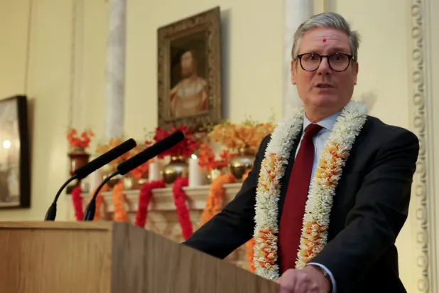 رئيس الوزراء البريطاني كير ستارمر يتحدث خلال الاحتفال بعيد ديوالي في لندن (رويترز)