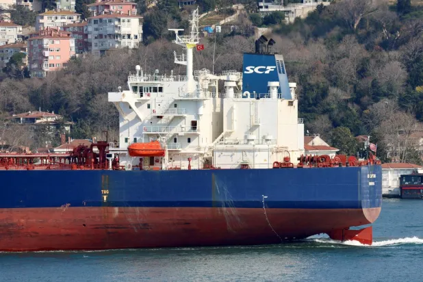  Liberya bayrağı taşıyan bir tanker İstanbul Boğazı'ndan geçti (Reuters)