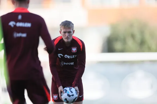 كارول شفيدرسكي لم يستطع المشاركة في مواجهة بولندا والبرتغال (إ.ب.أ)