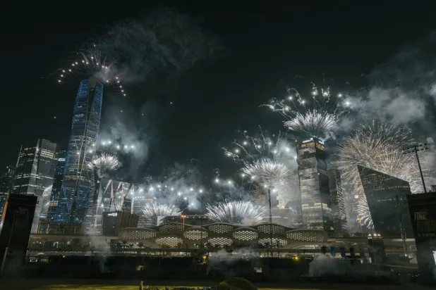 الألعاب النارية أضاءت سماء الميدان (الشرق الأوسط)