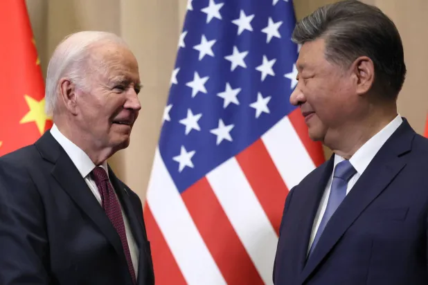 الرئيس الأميركي جو بايدن اجتمع مع الرئيس الصيني شي جين بينغ على هامش قمة منتدى التعاون الاقتصادي لآسيا والمحيط الهادئ (ا.ف.ب)