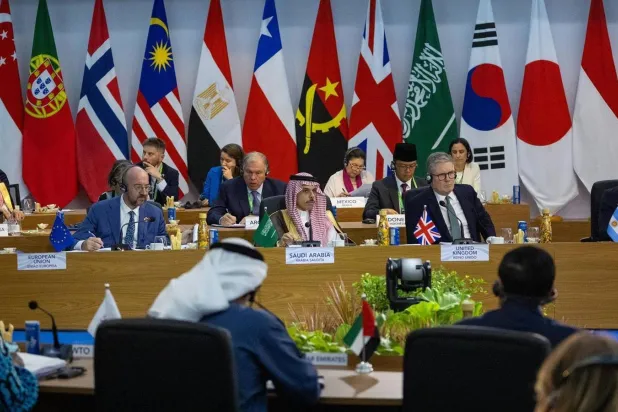 الأمير فيصل بن فرحان لدى ترؤسه وفد السعودية المشارك في قمة دول مجموعة العشرين (واس)