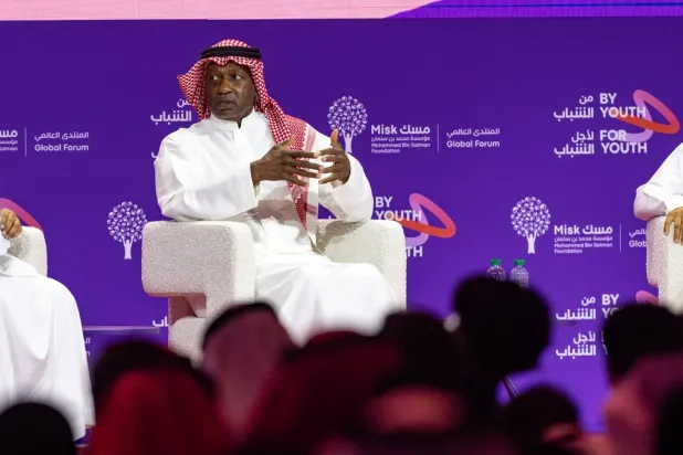 ماجد والجابر ومدير الجلسة تركي العجمة خلال فعاليات منتدى مسك العالمي (منتدى مسك)