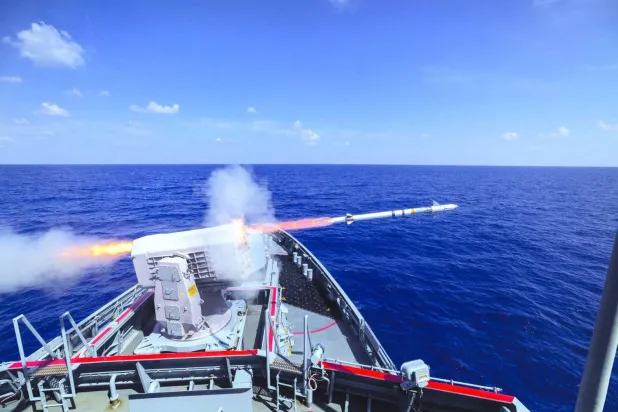 The German warship participating in UNIFIL fired missiles during exercises near Crete last month (dpa file photo)