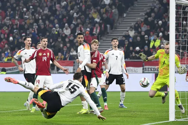تلقت ألمانيا هدفاً في شباكها في الوقت بدل الضائع واضطرت للاكتفاء بالتعادل 1-1 أمام المجر (إ.ب.أ)