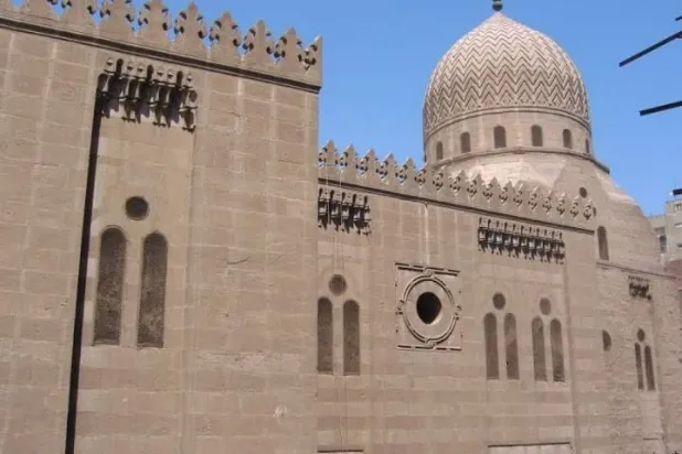 مشهد من جامع بيبرس الخياط الأثري في القاهرة (وزارة السياحة والآثار المصرية)