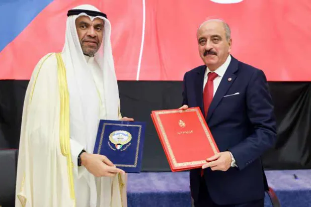 جانب من توقيع الاتفاقية في تونس (الصندوق)