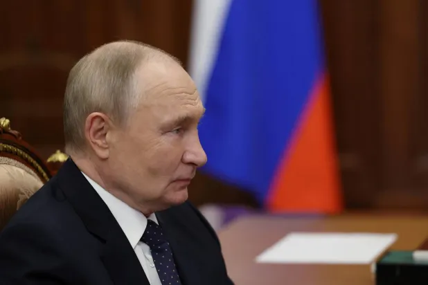 الرئيس الروسي فلاديمير بوتين خلال اجتماع في موسكو 21 نوفمبر 2024 (رويترز)
