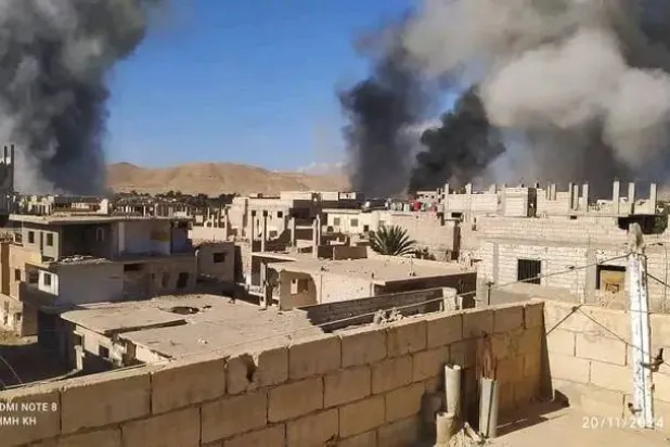 دخان الغارات في تدمر (متداولة)