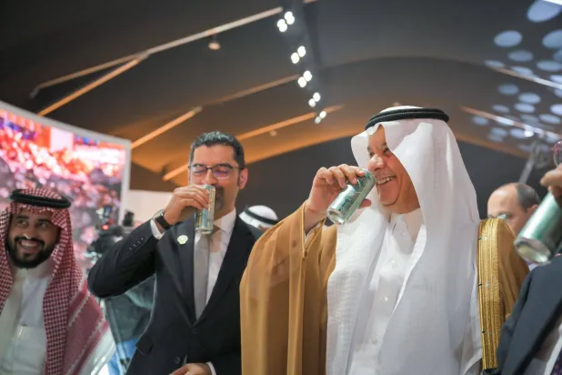 السعودية تطلق منتجها العالمي «ميلاف كولا» المستخلص من التمر