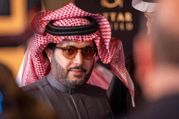 تركي آل الشيخ يتوج بجائزة الشخصية الأكثر تأثيراً في العقد الأخير