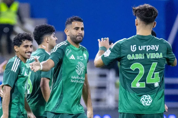 محرز محتفلاً بهدفه في مرمى الفيحاء (تصوير: سعد الدوسري)