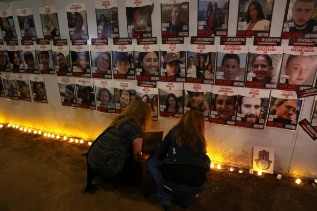  Hamas'ın elindeki tutukluların fotoğrafları (Reuters)