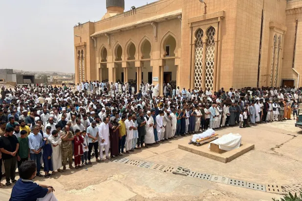 صلاة جنازة على اثنين من ضحايا المجازر الجماعية في ترهونة غرب ليبيا) (رابطة ضحايا ترهونة)