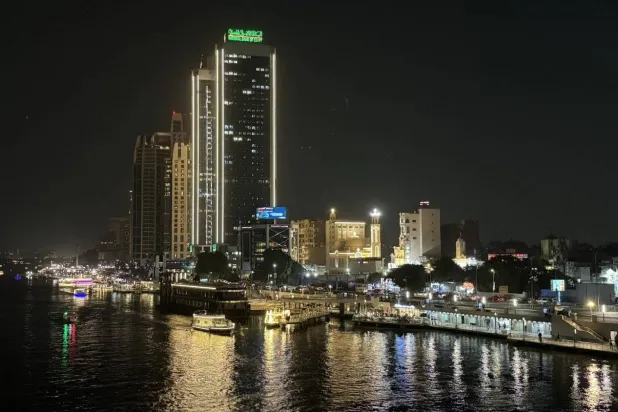 أبراج وشركات وبنوك على نيل القاهرة (تصوير: عبد الفتاح فرج)