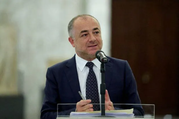 صورة أرشيفية لنائب رئيس مجلس النواب اللبناني إلياس بو صعب يتحدث في القصر الرئاسي في بعبدا، لبنان 3 أكتوبر 2022 (رويترز)