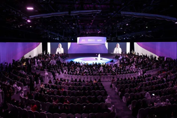 جانب من جلسة في دورة سابقة لمنتدى المرأة العالمي في دبي (الشرق الأوسط) 