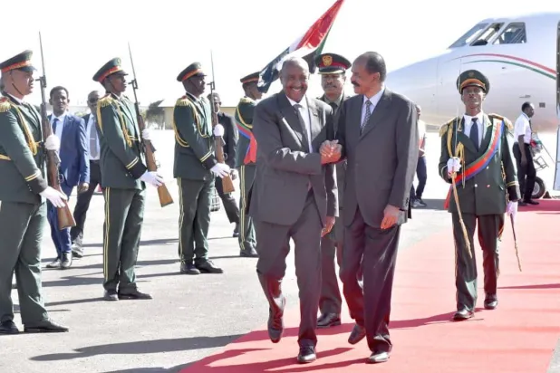 أفورقي والبرهان لدى لقائهما الثلاثاء (موقع مجلس السيادة السوداني على إكس)