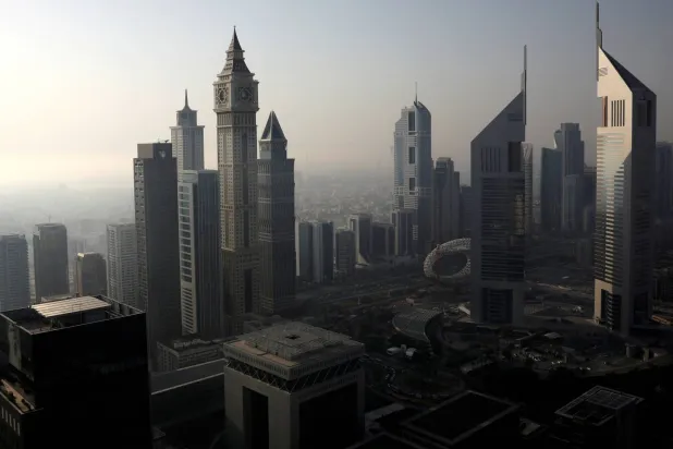 صورة جوية لإمارة دبي (رويترز)