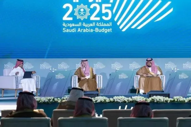 وزيرا المالية والاقتصاد والتخطيط في أولى الجلسات الحوارية في «ملتقى الميزانية لعام 2025» (واس)