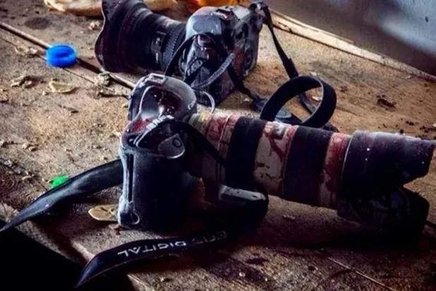 انتهاكات جسيمة بحق الصحافة والصحافيين ارتكبتها الجماعة الحوثية خلال سنوات الانقلاب والحرب (إعلام محلي)