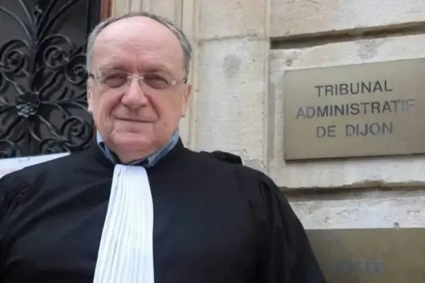 المحامي الفرنسي الراحل جيل دوفير (إكس)