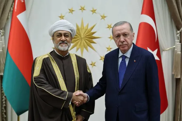 الرئيس التركي مستقبلاً سلطان عُمان بالقصر الرئاسي في أنقرة (الرئاسة التركية)