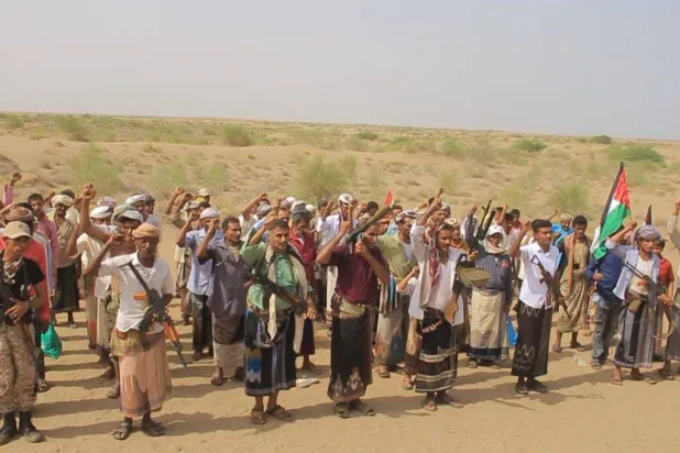 جانب من إخضاع الحوثيين سكاناً في مدينة الحديدة للتعبئة القتالية (فيسبوك)