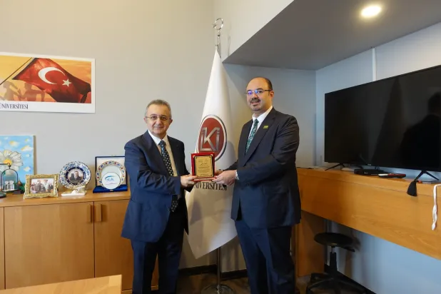 Kültür Ataşesi Doç. Dr. Faysal Usra ve Kent Üniversitesi’ Rektörü Prof. Dr. Necmettin ATSÜ