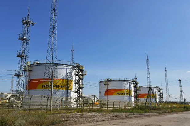 Rosneft'in yeni anlaşmasıyla Rusya, Batı yaptırımlarının ekonomik etkisini biraz hafifletebilir (Reuters)