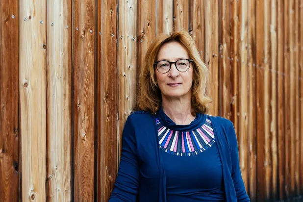 Alenka Zupančič, Slovenya'daki Nova Gorica Üniversitesi'yle İsviçre'deki European Graduate School'da (EGS) felsefe ve psikanaliz üzerine dersler veriyor (EGS)