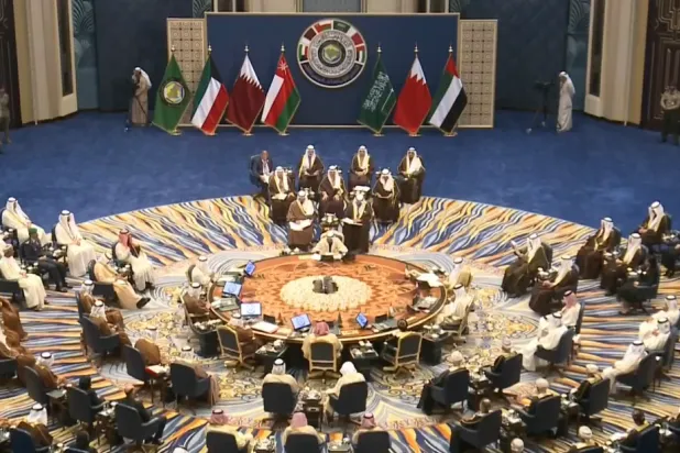 جانب من أعمال القمة الخليجية الـ45 في الكويت 