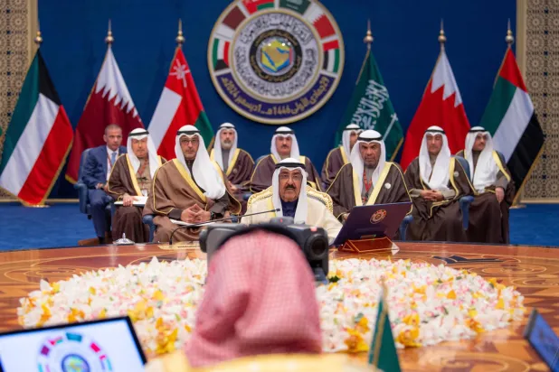 أمير الكويت لدى إلقاء كلمته خلال الجلسة الافتتاحية للقمة الخليجية في الكويت الأربعاء (واس)