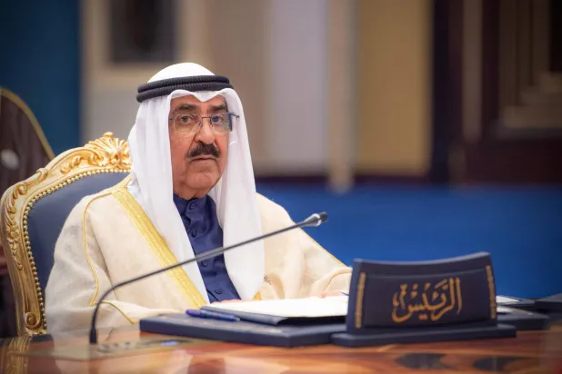 الشيخ مشعل الأحمد الجابر الصباح أمير الكويت مترئساً القمة الخليجية الـ45 (واس)