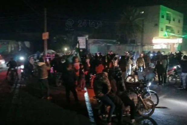 مظاهرة في مدينة طفس مؤيدة لهجوم فصائل المعارضة شمال سوريا (درعا 24)