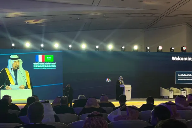 وزير الاستثمار المهندس خالد بن عبد العزيز الفالح في كلمة له خلال افتتاح المنتدى الاستثماري السعودي الفرنسي (الشرق الأوسط)