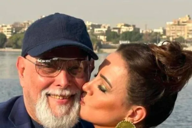 ريهام عبد الغفور مع والدها الفنان الراحل أشرف عبد الغفور (إنستغرام)