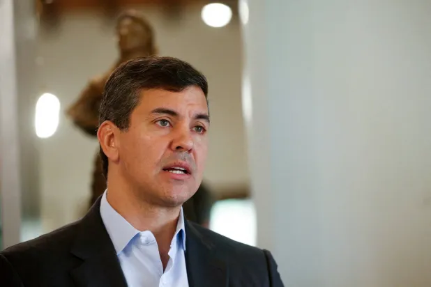 الرئيس الباراغواياني سانتياغو بينيا يتحدث خلال مقابلة مع وكالة «رويترز» في أسونسيون - باراغواي 21 أغسطس 2024 (رويترز)