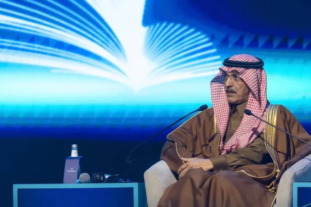 الجدعان في جلسة حوارية خلال مؤتمر الزكاة والضريبة والجمارك (هيئة الزكاة والضريبة والجمارك)