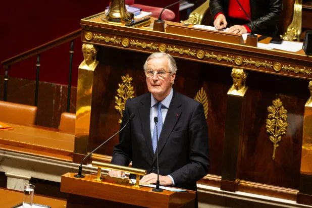 صورة في 04 ديسمبر الحالي في الجمعية الوطنية بباريس في فرنسا تظهِر رئيس الوزراء الفرنسي ميشال بارنييه (قبل استقالته) خلال مناقشة اقتراح حجب الثقة ضد حكومته (د.ب.أ)