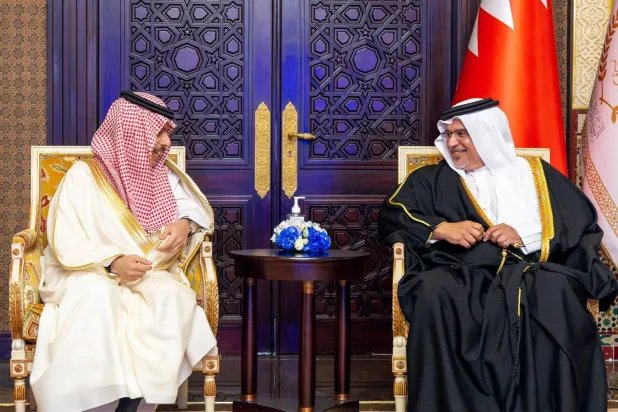 ولي العهد البحريني أكد خلاله لقائه وزير الخارجية السعودي عمق العلاقة التي تربط البلدين (بنا)