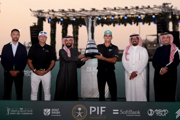 نيمان خلال تتويجه باللقب (الشرق الأوسط)