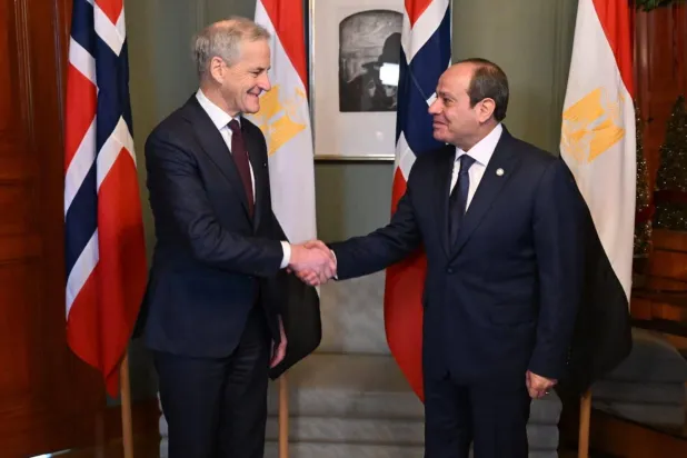الرئيس المصري عبد الفتاح السيسي يلتقي يوناس جار ستور رئيس وزراء النرويج الاثنين قبل زيارته إلى آيرلندا الثلاثاء (الرئاسة المصرية)