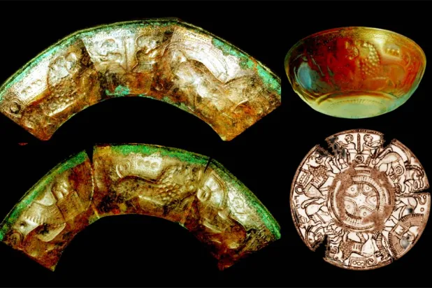 طبق نحاسي من موقع الدُّور في أم القيوين