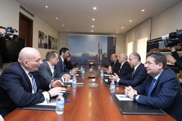 لقاء رئيس حزب «الكتائب» النائب سامي الجميل مع «اللقاء النيابي التشاوري المستقل»... (الكتائب)