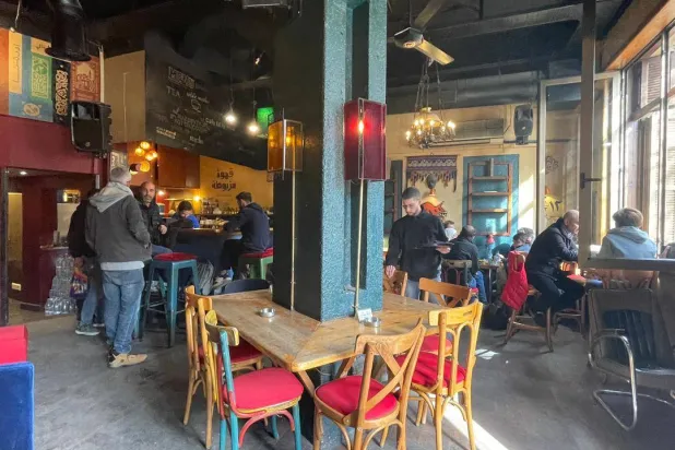 مقهى في ساحة النجمة وسط دمشق (الشرق الأوسط)